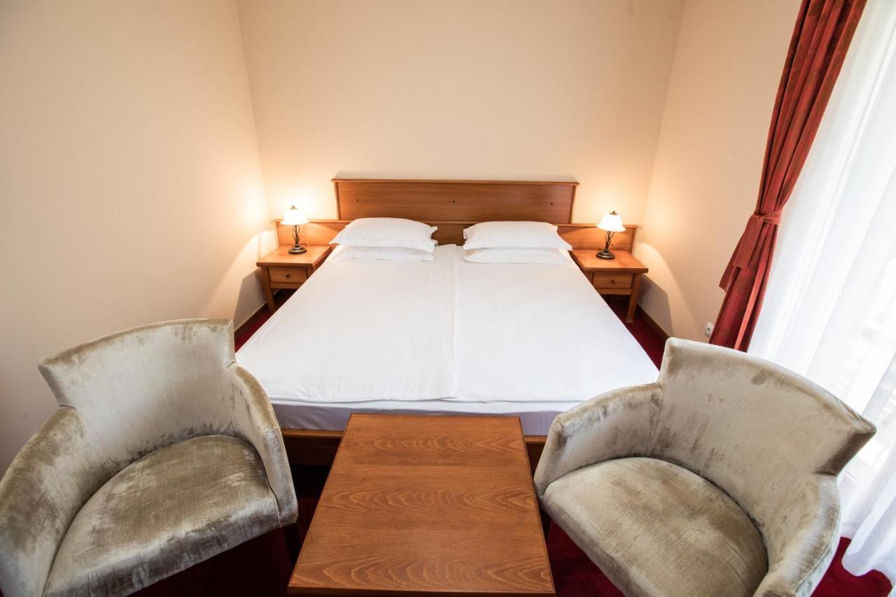 Hotel Vila Lago Palić Esterno foto