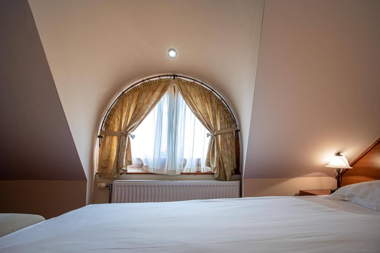 Hotel Vila Lago Palić Esterno foto