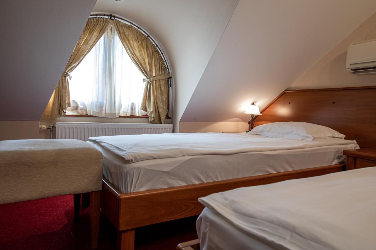 Hotel Vila Lago Palić Esterno foto
