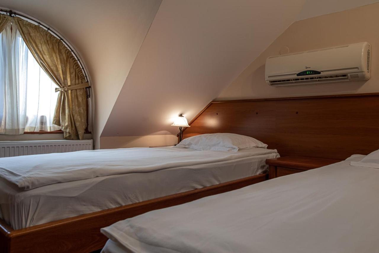Hotel Vila Lago Palić Esterno foto