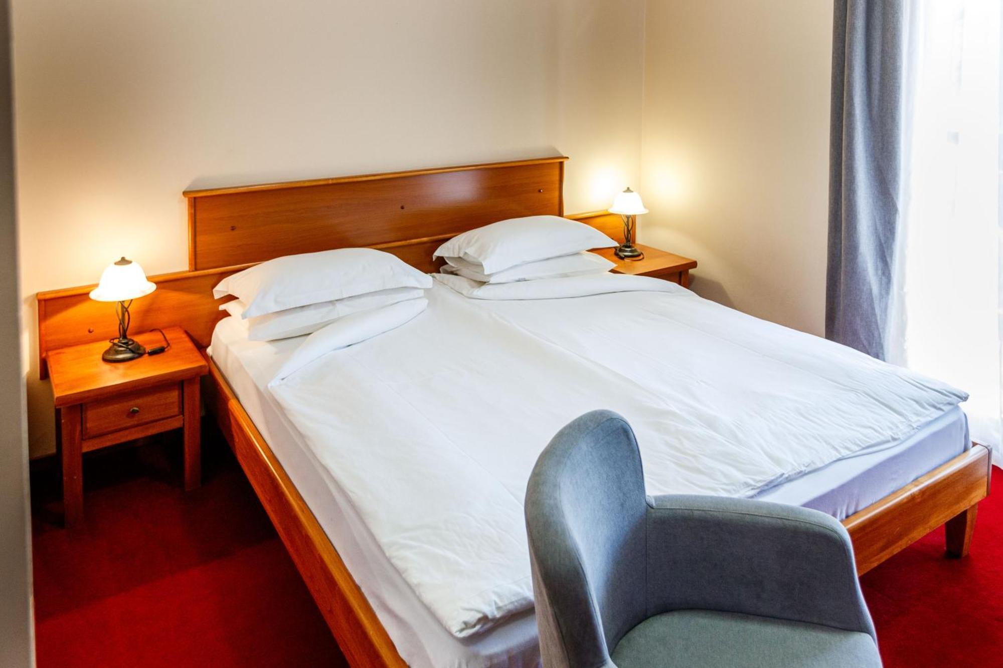Hotel Vila Lago Palić Esterno foto